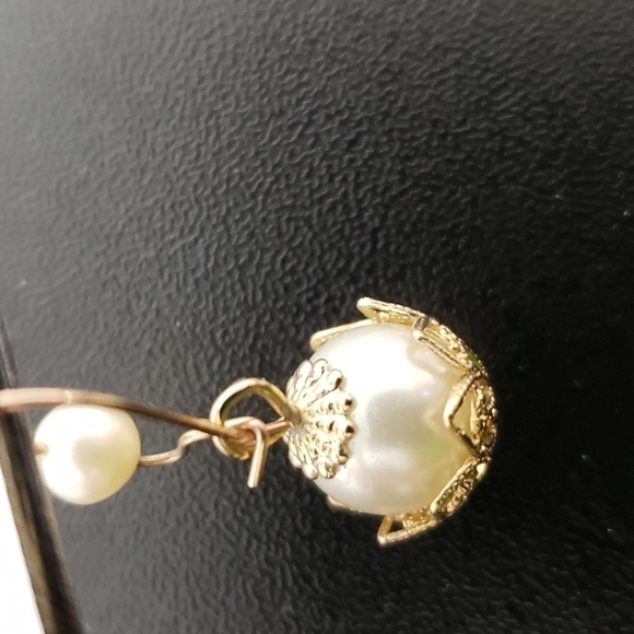 Faux Pearl and Gold Filigree Earrings Hook Beautiful and Delicate - Picture 6 of 6
